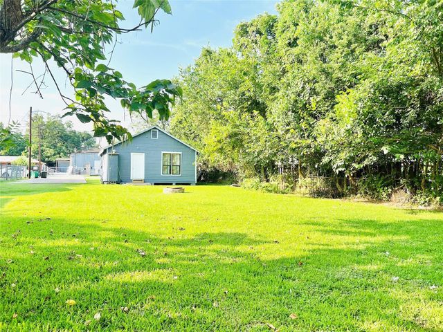 936 Bennington Street, Houston, TX 77022