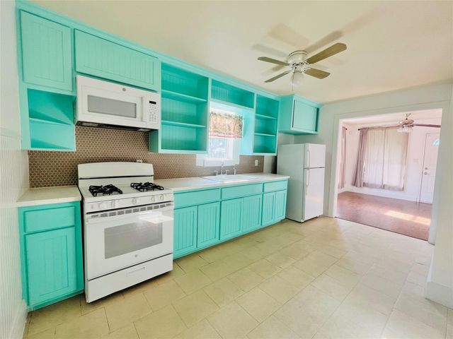 936 Bennington Street, Houston, TX 77022