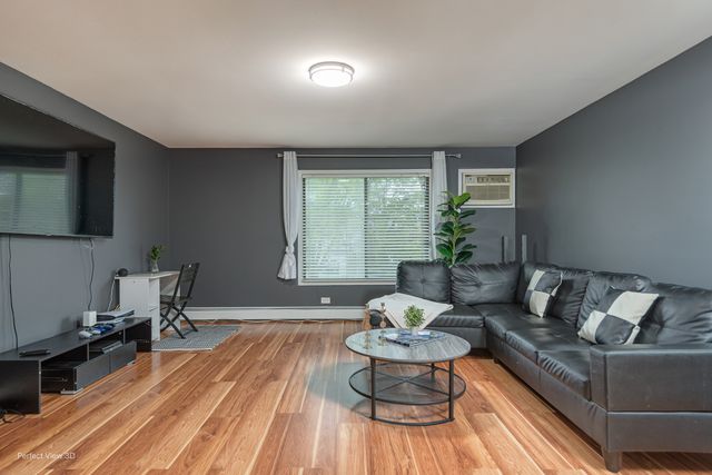 370 Echo Lane 3, Aurora, IL 60504