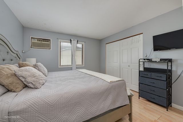 370 Echo Lane 3, Aurora, IL 60504