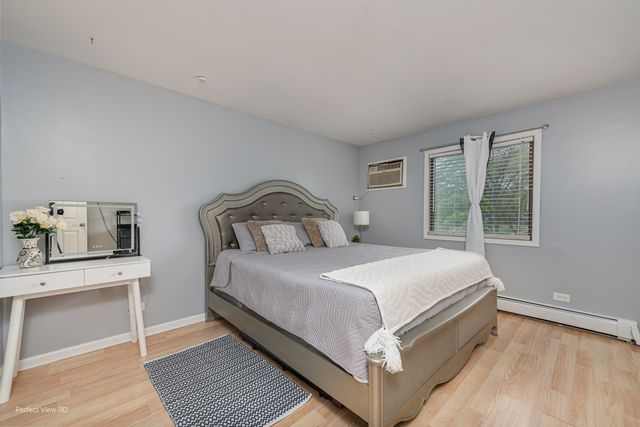 370 Echo Lane 3, Aurora, IL 60504