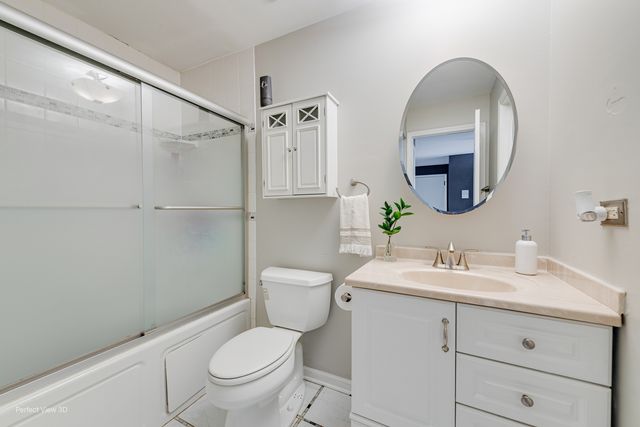 370 Echo Lane 3, Aurora, IL 60504