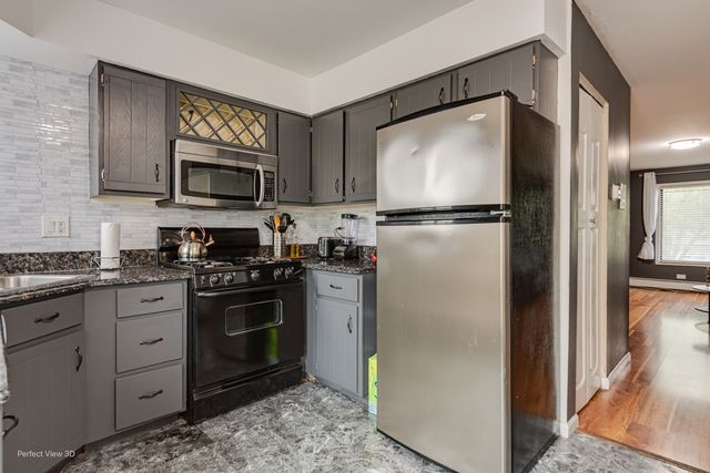 370 Echo Lane 3, Aurora, IL 60504