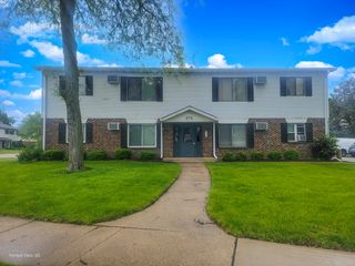 370 Echo Lane 3, Aurora, IL 60504