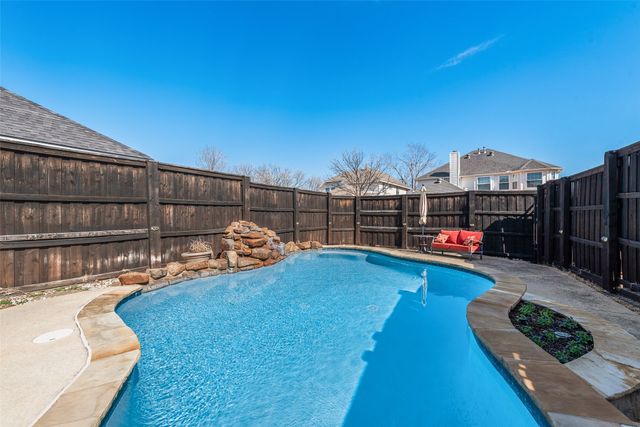1201 Christopher Lane, Lewisville, TX 75077