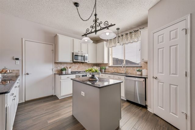 1201 Christopher Lane, Lewisville, TX 75077