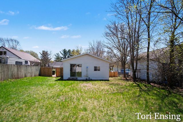814 E Summit Street, Greenville, MI 48838