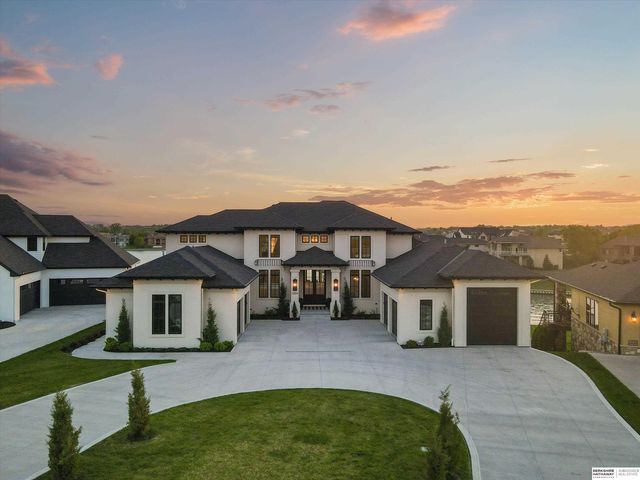12504 N 177 Circle, Bennington, NE 68007