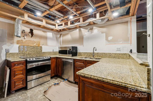 7920 Greenside Court, Charlotte, NC 28277