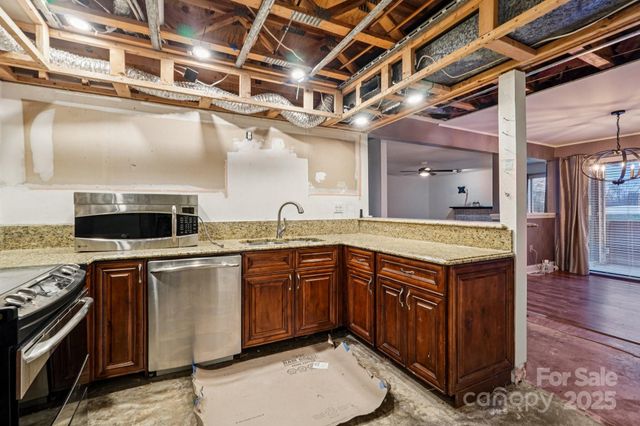 7920 Greenside Court, Charlotte, NC 28277