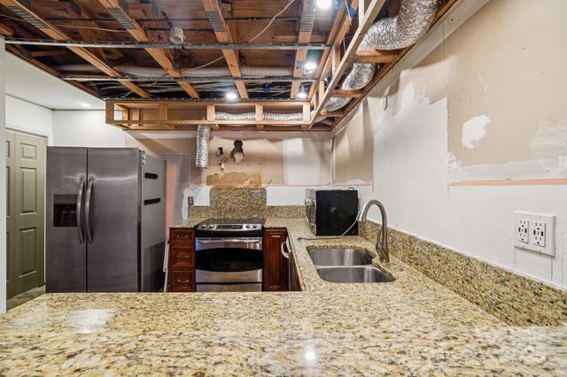 7920 Greenside Court, Charlotte, NC 28277