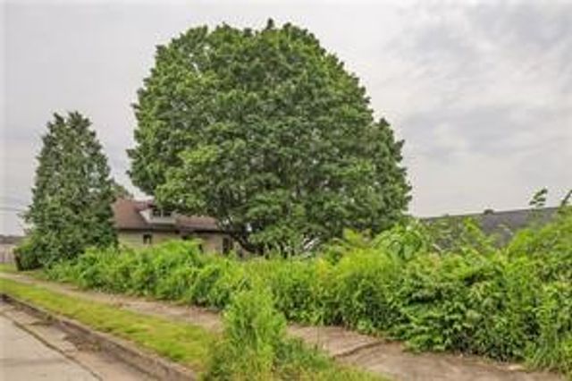 1505 Raymond Ave, Latrobe, PA 15650