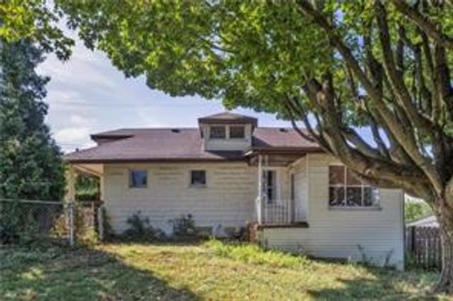 1505 Raymond Ave, Latrobe, PA 15650