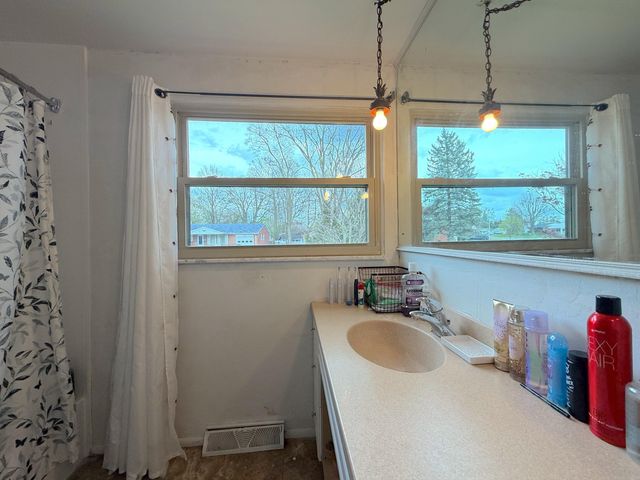 448 Ontario Avenue, Bellefontaine, OH 43311