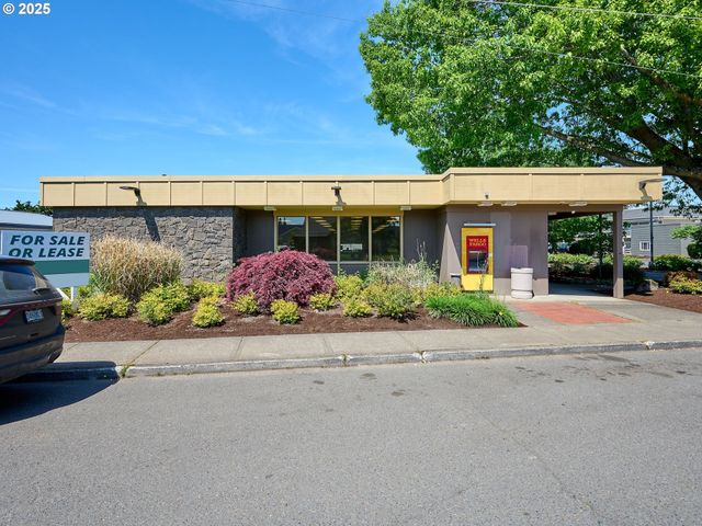 200 CENTER Ave, Molalla, OR 97038
