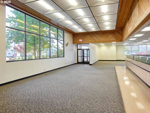 200 CENTER Ave, Molalla, OR 97038