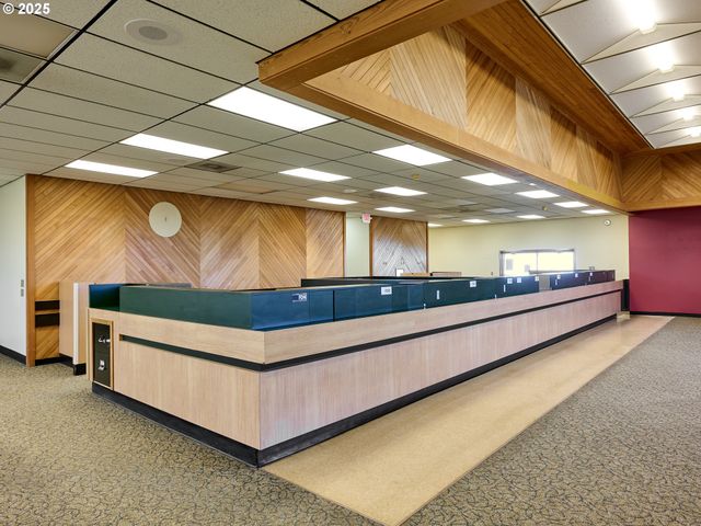 200 CENTER Ave, Molalla, OR 97038