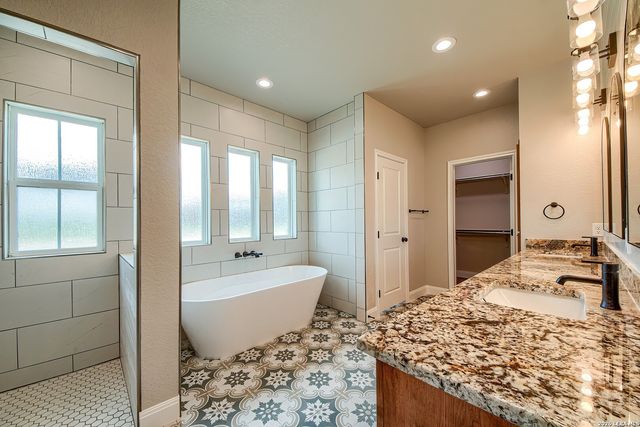 116 Hondo Ridge Dr, La Vernia, TX 78121