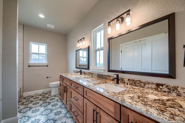 116 Hondo Ridge Dr, La Vernia, TX 78121