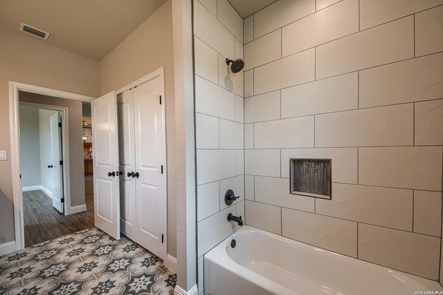 116 Hondo Ridge Dr, La Vernia, TX 78121