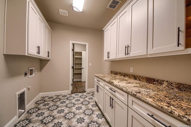 116 Hondo Ridge Dr, La Vernia, TX 78121