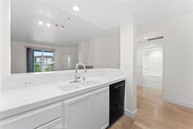 12963 Runway Road 418, Playa Vista, CA 90094