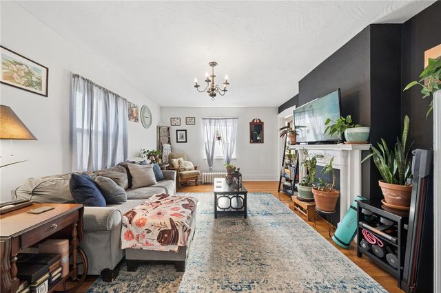 608 W Smithfield Street, Mt Pleasant Boro, PA 15666