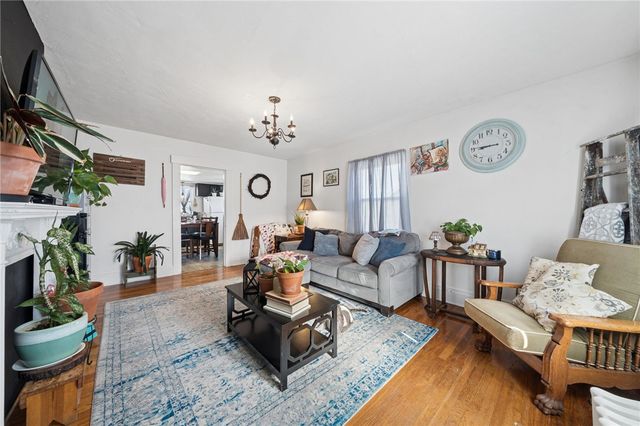 608 W Smithfield Street, Mt Pleasant Boro, PA 15666