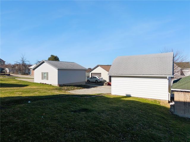 608 W Smithfield Street, Mt Pleasant Boro, PA 15666