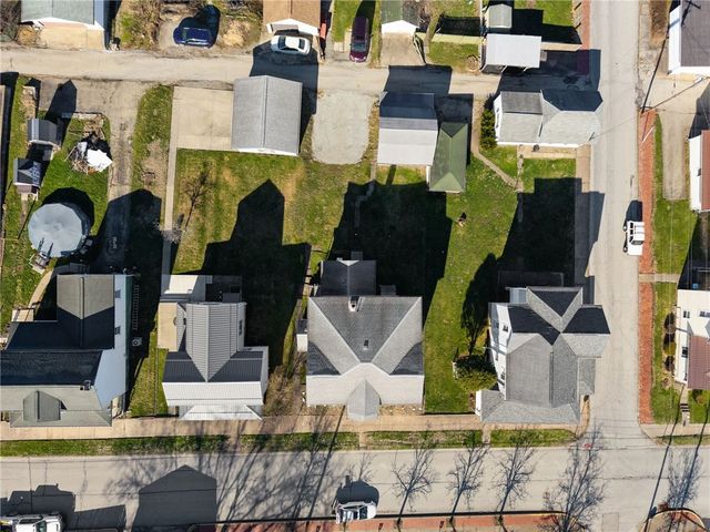 608 W Smithfield Street, Mt Pleasant Boro, PA 15666