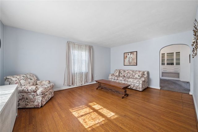 608 W Smithfield Street, Mt Pleasant Boro, PA 15666