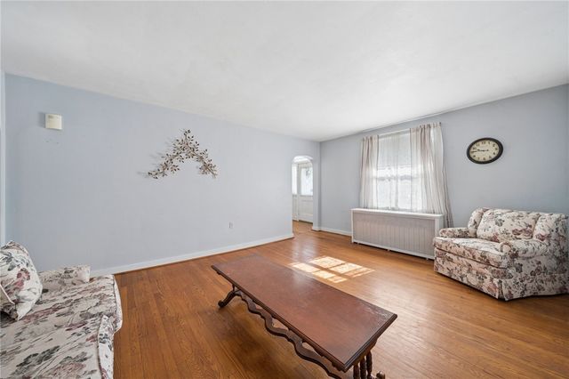 608 W Smithfield Street, Mt Pleasant Boro, PA 15666