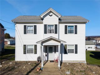 608 W Smithfield Street, Mt Pleasant Boro, PA 15666