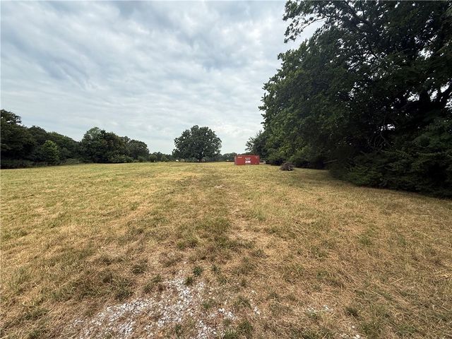 2814 S 64th Street, Springdale, AR 72762