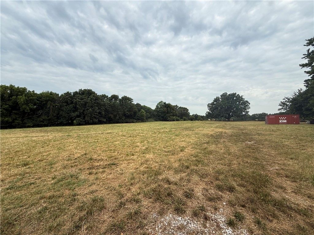 2814 S 64th Street, Springdale, AR 72762