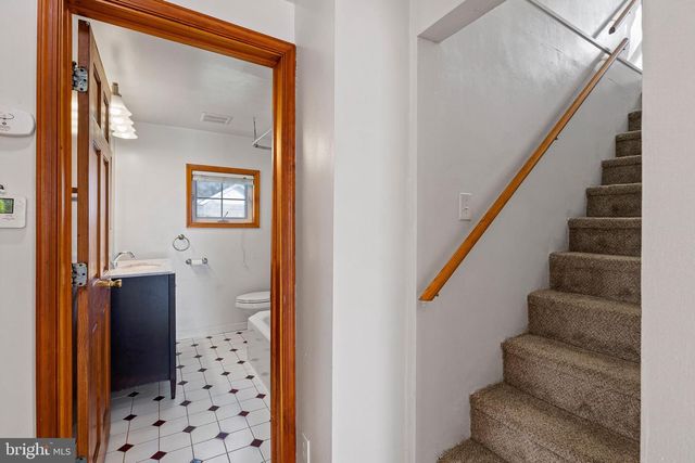 29 GREEN LN, Aston, PA 19014