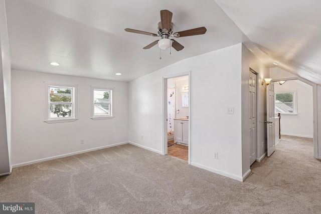 29 GREEN LN, Aston, PA 19014