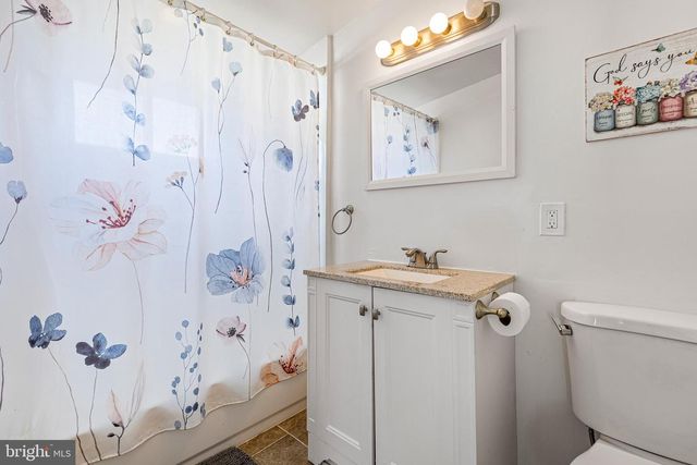 29 GREEN LN, Aston, PA 19014
