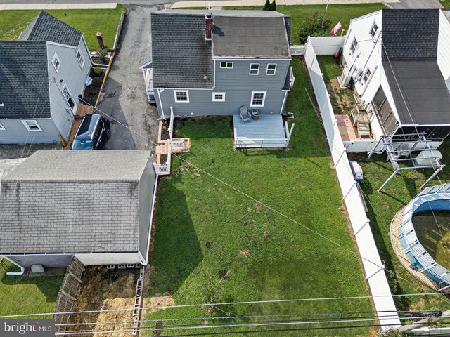 29 GREEN LN, Aston, PA 19014