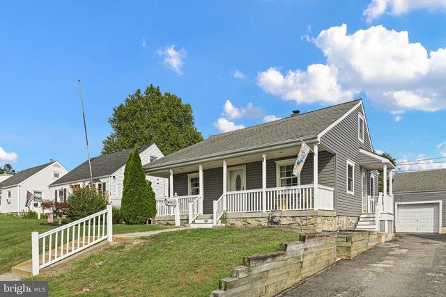 29 GREEN LN, Aston, PA 19014