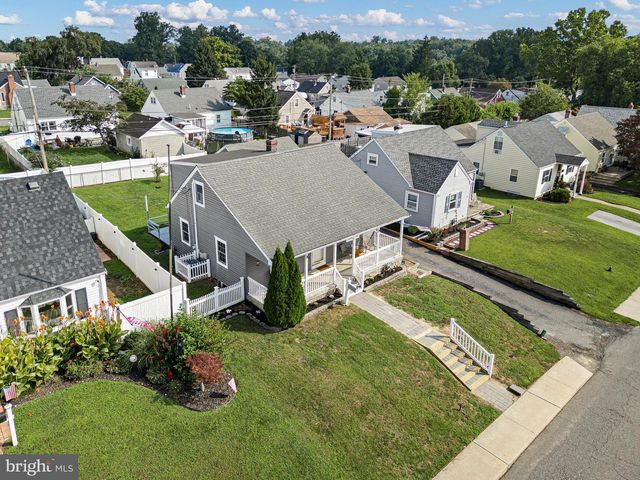 29 GREEN LN, Aston, PA 19014
