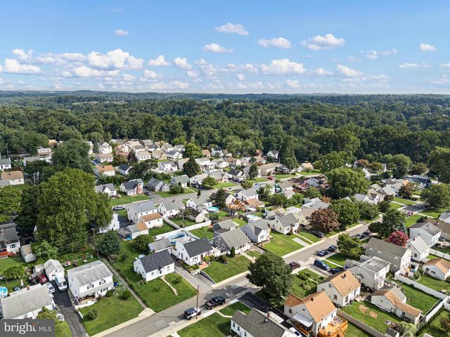 29 GREEN LN, Aston, PA 19014