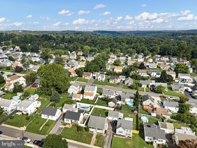29 GREEN LN, Aston, PA 19014