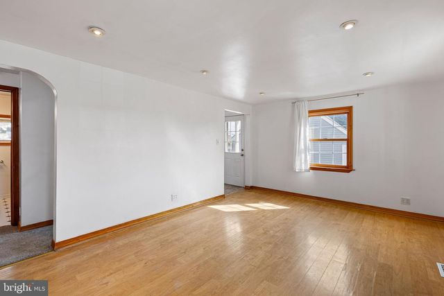 29 GREEN LN, Aston, PA 19014