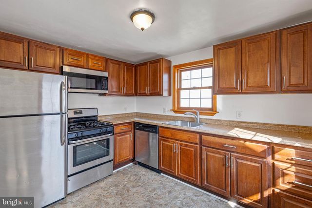 29 GREEN LN, Aston, PA 19014