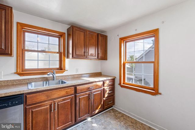 29 GREEN LN, Aston, PA 19014