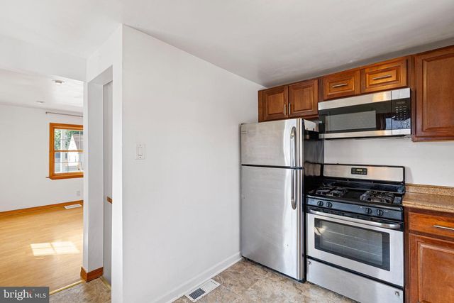 29 GREEN LN, Aston, PA 19014