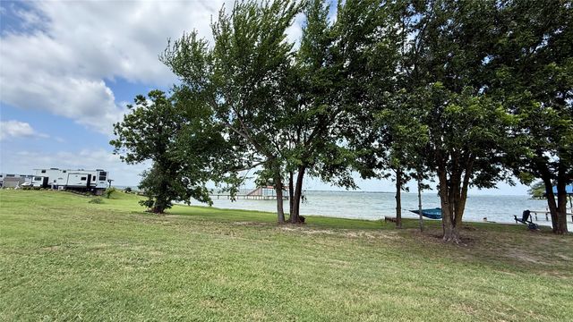 5136 Peninsula Road, Kerens, TX 75144