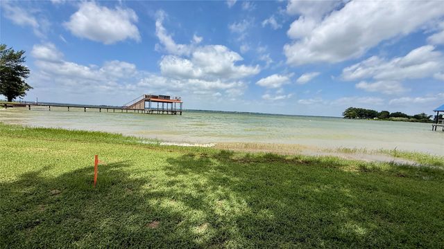 5136 Peninsula Road, Kerens, TX 75144