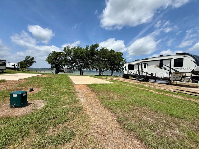 5136 Peninsula Road, Kerens, TX 75144